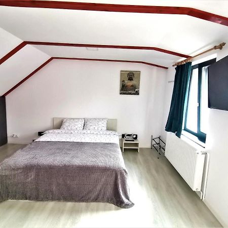 브라쇼브 Casa J. Gusbeth 아파트 외부 사진