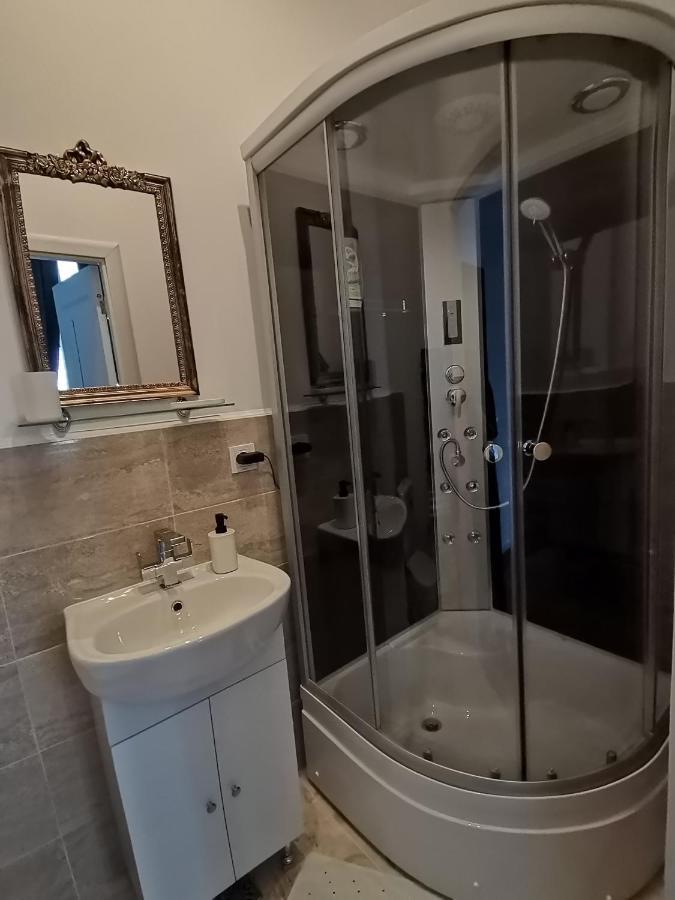브라쇼브 Casa J. Gusbeth 아파트 외부 사진
